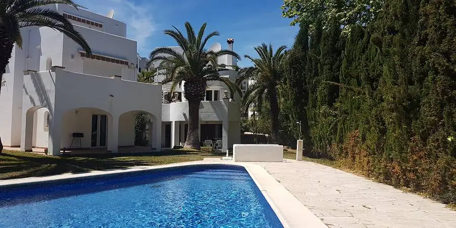 Four bedroom villa with tourist license and shared pool by Cala D'or marina  