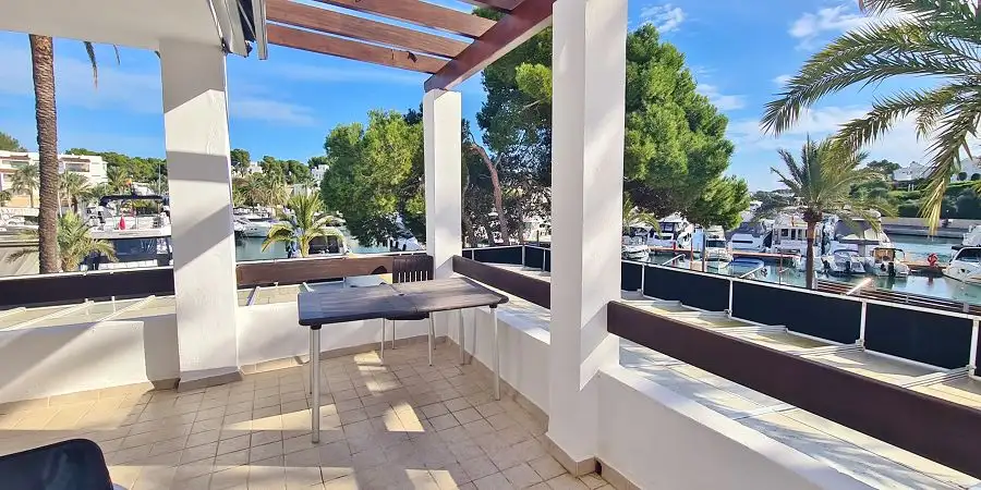 Waterfront apartment, 3 bedrooms large sunny terrace. Cala d Or, Mallorca