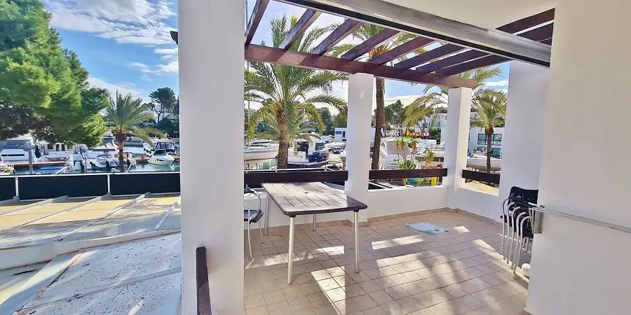Waterfront apartment, 3 bedrooms large sunny terrace. Cala d Or, Mallorca 