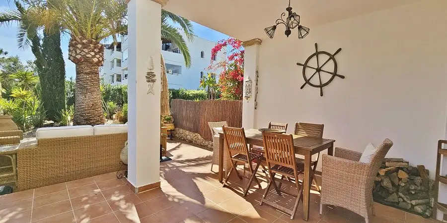 Beautiful three bedroom townhouse with private garden, pool and tennis court beside the beach 