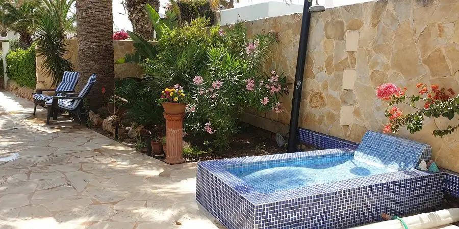 Villa on the  second line with pool and separate apartment, Cala Egos 