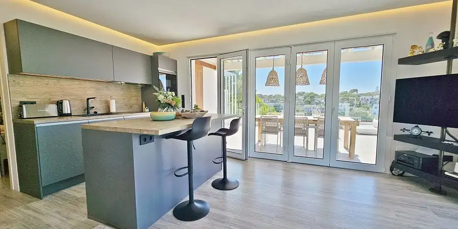 SOLD  Spectacular Penthouse prime position front line, Cala dor, Mallorca 