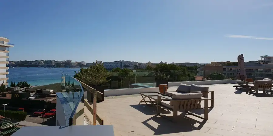 Elegant bright new apartment in Palma Nova with Sea Views, Mallorca