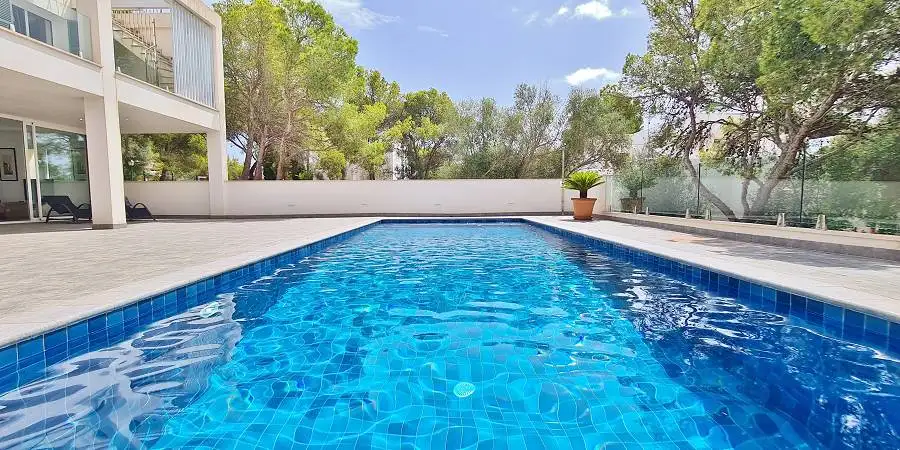 Beautiful New villa beside Cala d Or Marina with private pool and four bedrooms 