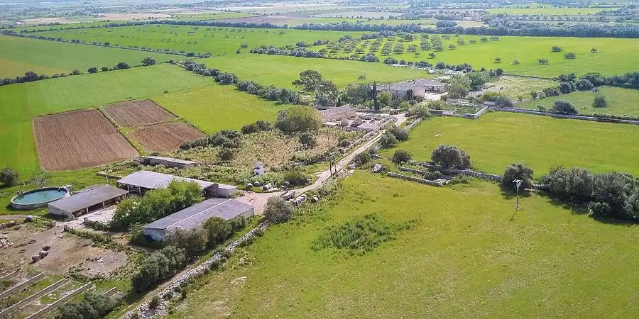 Piece of Mallorca, land of 2 million m2 with large estate, Porreres 