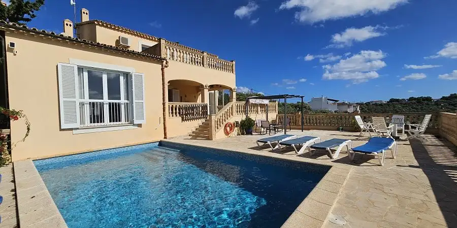 Superb villa with sea and marina views, with a pool - excellent location in Porto Petro, Mallorca!