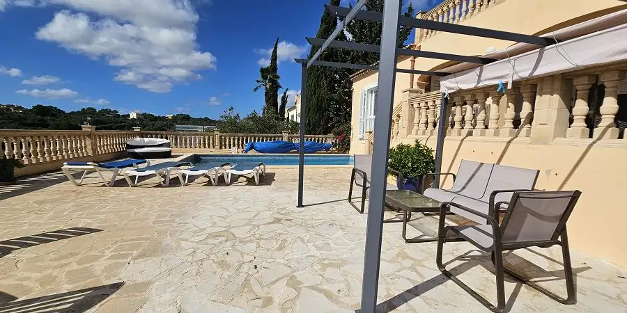 Porto Petro Villa for sale 4 bedrooms, garden and pool santanyi 