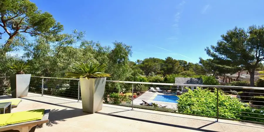 Beautiful, charming villa in the exclusive, highly sought-after residential area of Sol de Mallorca.  