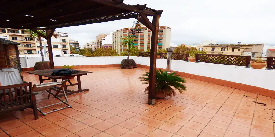 31 de Diciembre, Palma de Mallorca penthouse with private roof terrace 