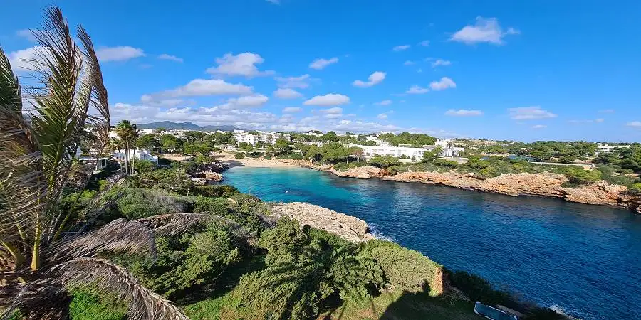 Seafront Villa with private access to the sea and private ladder. Cala Esmeralda, Majorca 