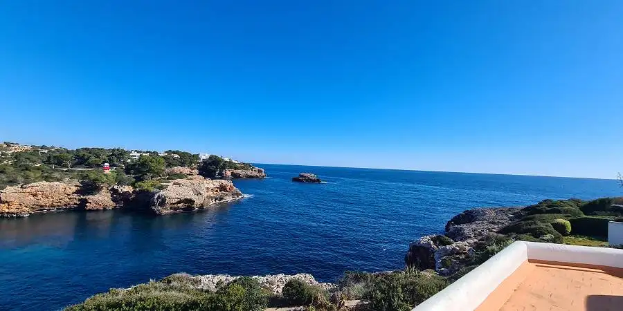 Seafront Villa with private access to the sea and private ladder. Cala Esmeralda, Majorca 