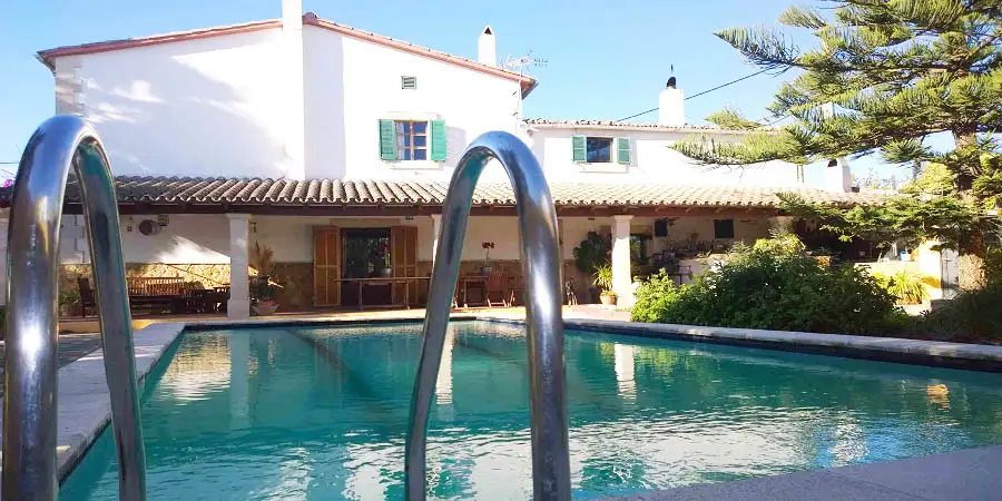 Villa in Son Sardinas near Palma with pool and big plot