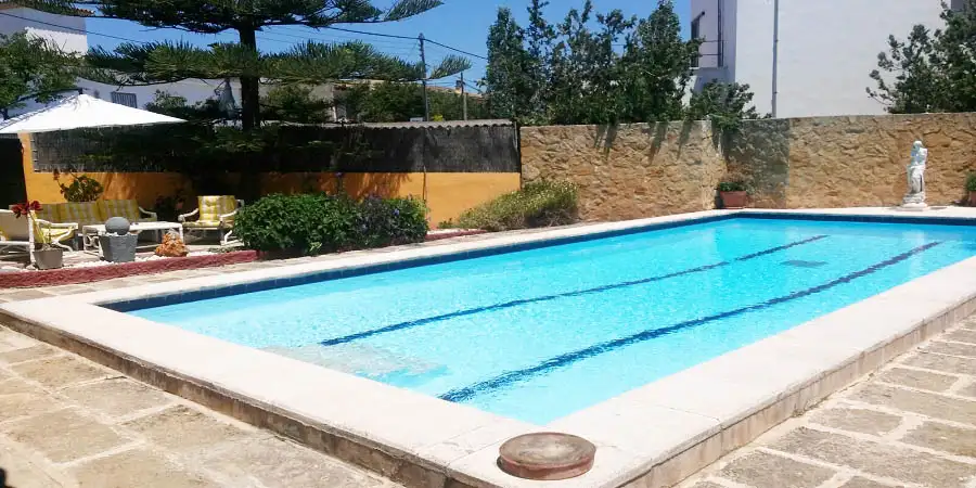 Villa in Son Sardinas near Palma with pool and big plot 