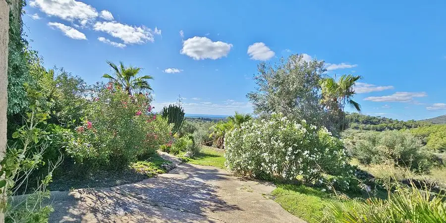 Unique Finca with stunning sea and mountain views   