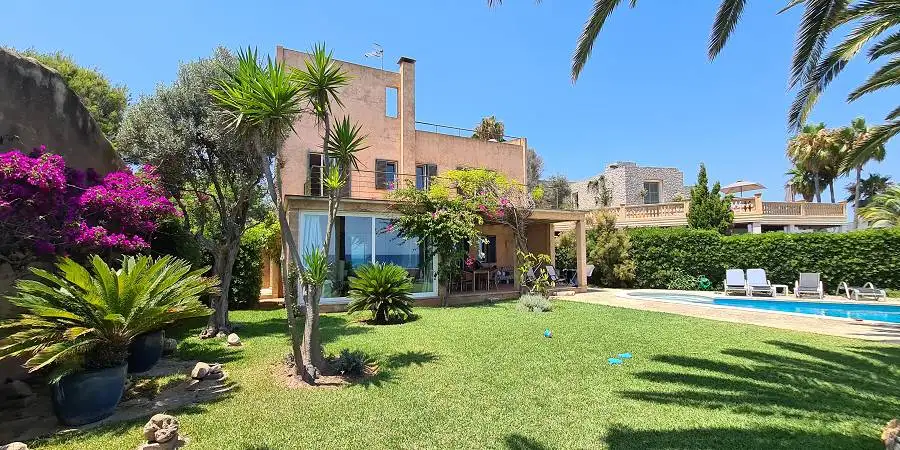 Beach front villa with pool, own access to the beach, Costa Pinos, Mallorca 