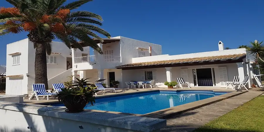 Spacious Four bedroom villa by the Beach, Cala D'or Mallorca, for sale  