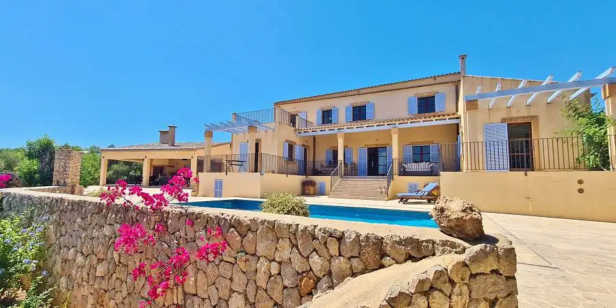 Villa with lovely country views and Pool SouthEast Mallorca