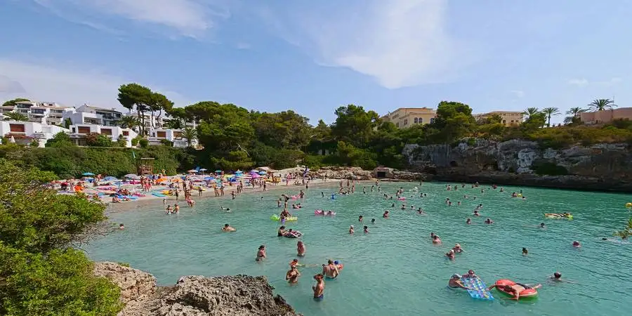 Cala Ferrera villa with pool and tourist licence beside the beach 